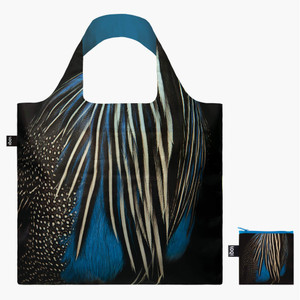 The Guineafowl tote bag displays the animal´s beautiful plumage with black and cobalt blue feathers. The Guineafowl tote bag displays the animal´s beautiful plumage with black and cobalt blue feathers.