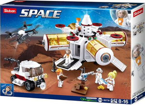 Image of Space Base set in box, which shows completed kit set up against a Mars-like backdrop