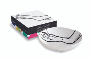 A white bowl shown outside of it's giftbox. A white bowl shown outside of it's giftbox.