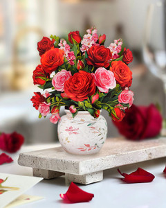 Pop-up bouquet unpackaged.