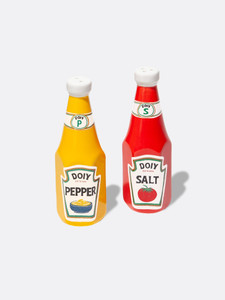 Front view of the Red Ketchup and Yellow mustard bottle shaped salt and pepper shakers.