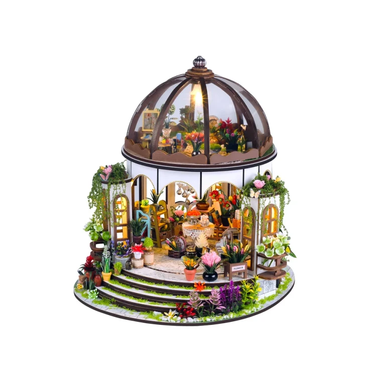 DIY Miniature Greenhouse Oasis