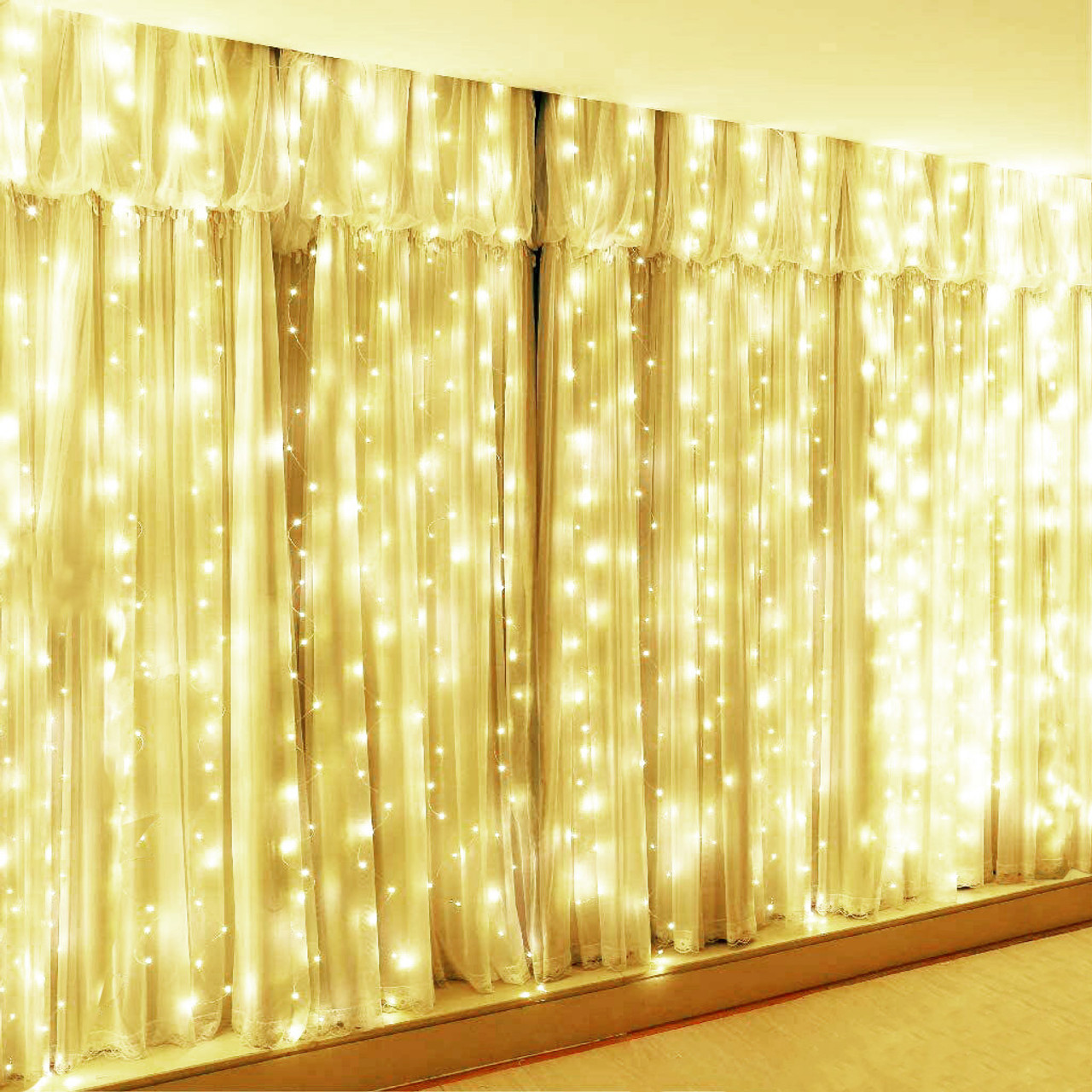 Đẹp mơ màng và lãng mạn hơn bao giờ hết với Wedding Curtain Fairy Backdrop Lights. Chiếc rèm phủ đầy ánh sáng này sẽ tạo ra một không gian đầy kỷ niệm cho ngày cưới của bạn.