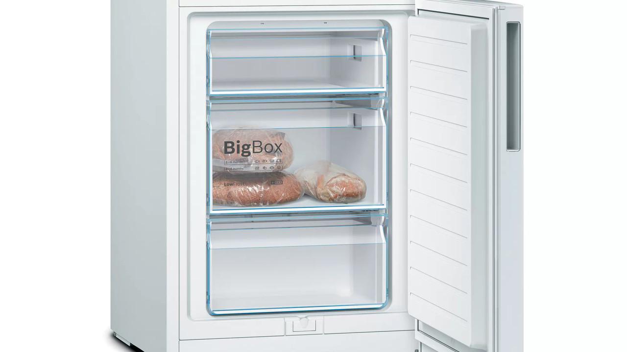 Bosch Series 4 Freestanding Fridge Freezer KGV336WEAG