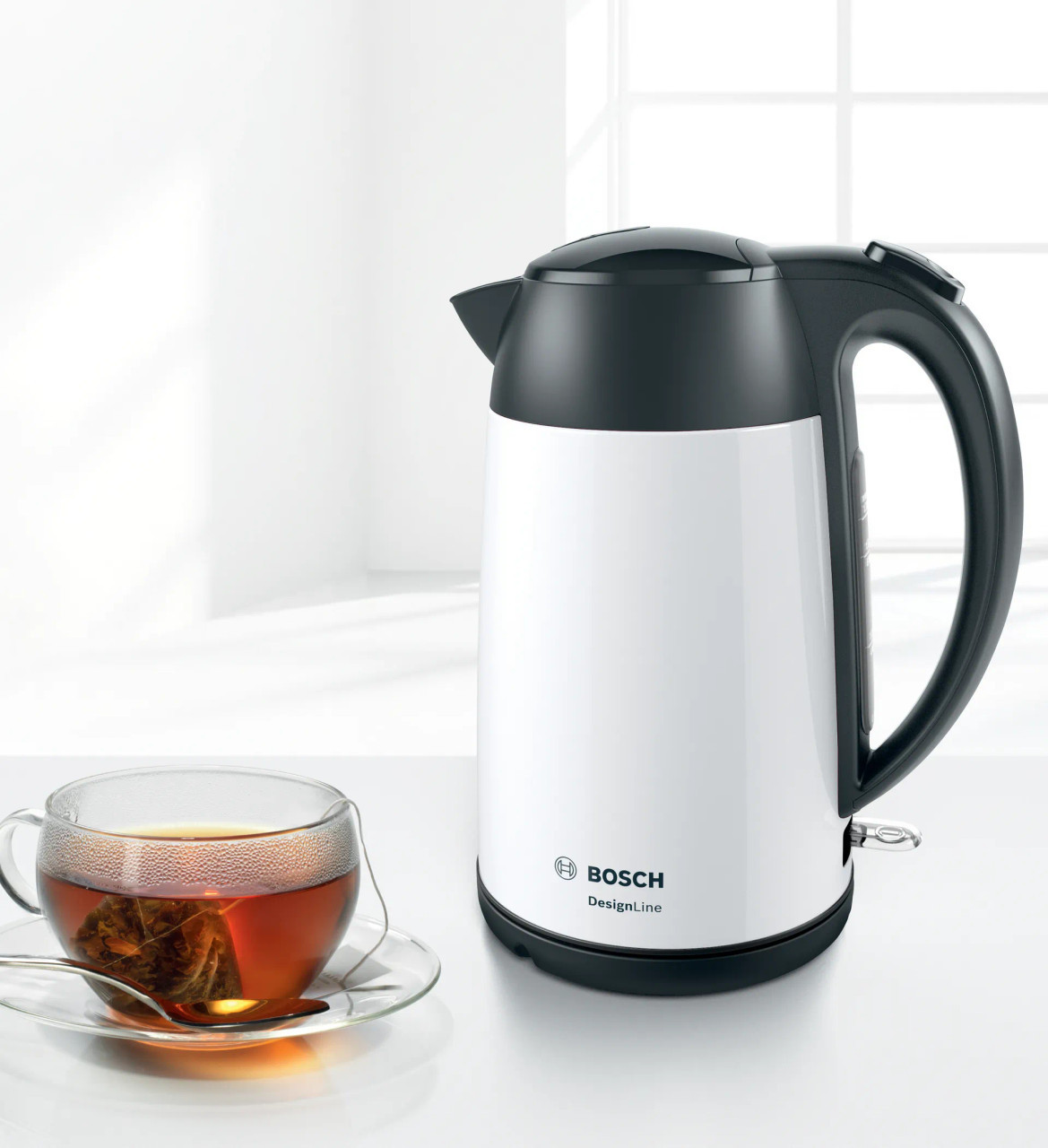 Bosch DesignLine Kettle 1.7 l White and Black TWK3P421GB expert.ie