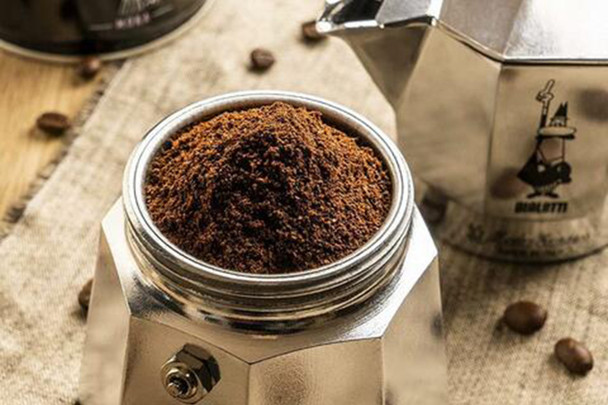  Bialetti ME6 Moka Express 6 Cup - Espresso Coffee Maker – Silver 