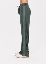LOOPE ルーペ OUTSIDE PLEATED TROUSERS 33 Lux Jersey Julia Pleated Palazzo Pant - Verde – L E S T I E N