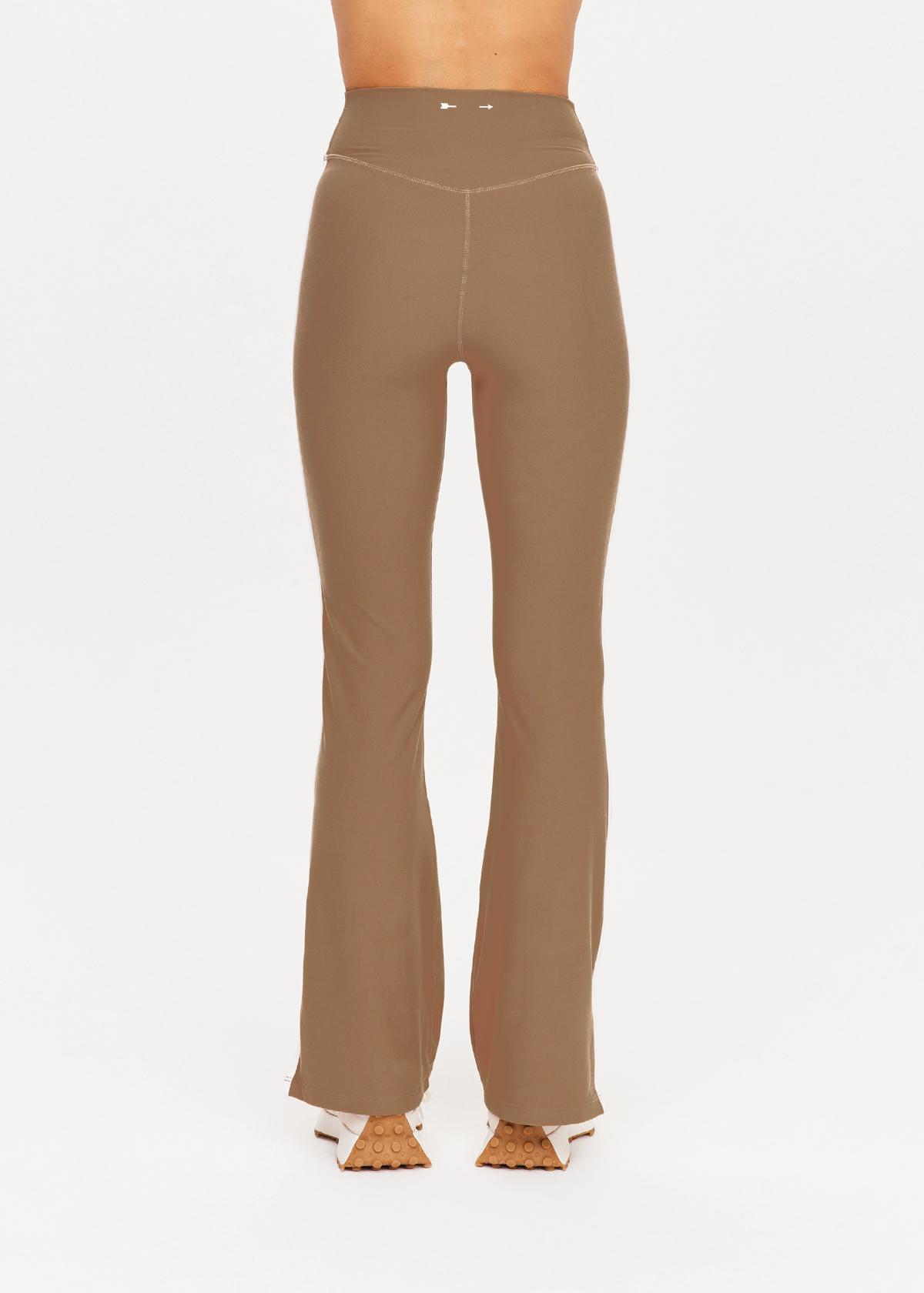 【The Upside】 Peached Florenceフレアスウェットパンツ PEACHED FLORENCE FLARE in MOCHA | The UPSIDE