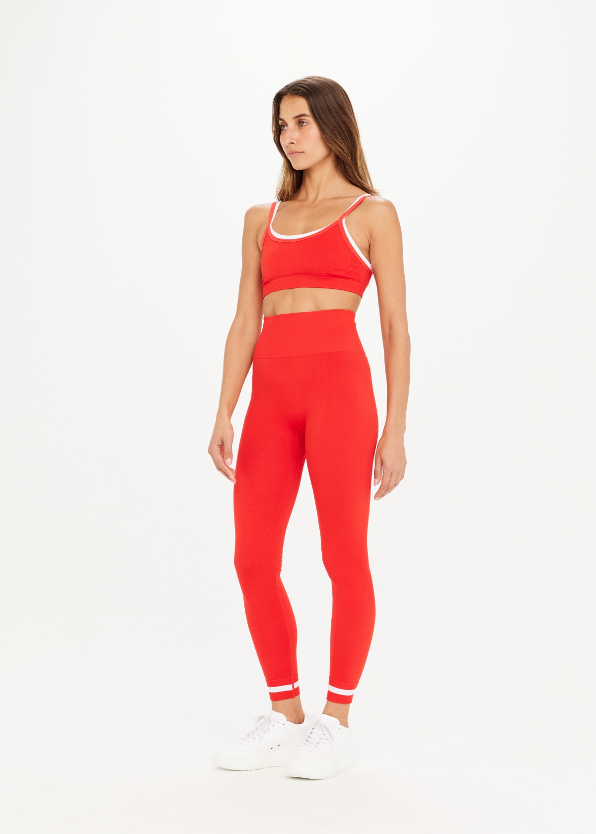 【The Upside】 Form Seamless Kelseyスポーツブラ FORM SEAMLESS KELSEY BRA in BLACK | The UPSIDE