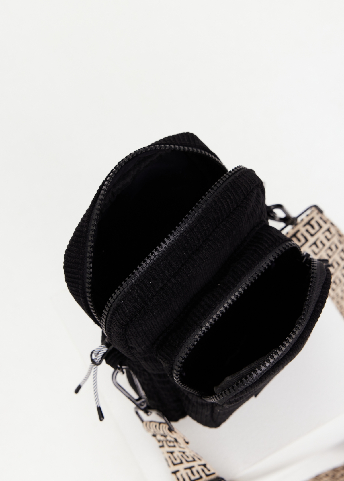 JOURNEY CROSSBODY BAG in BLACK | The UPSIDE