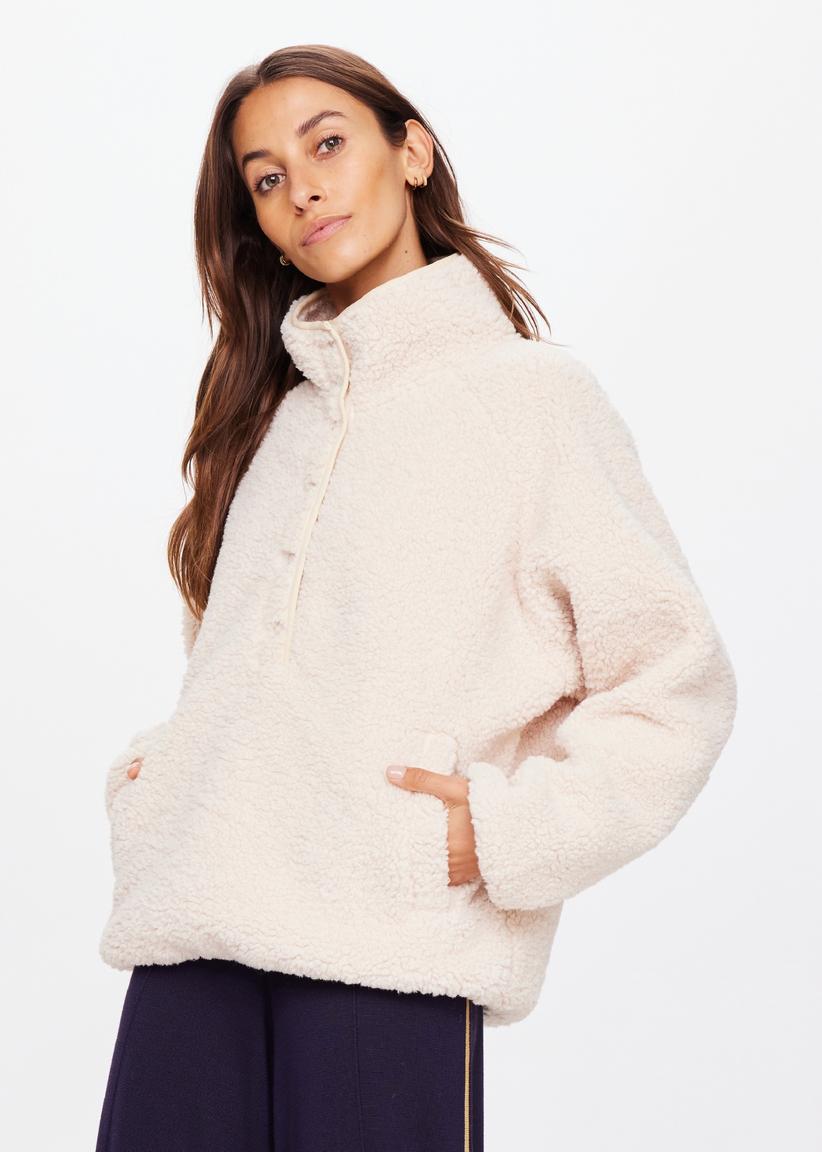 HARLOW FLEECE PULLOVER in NATURAL | The UPSIDE
