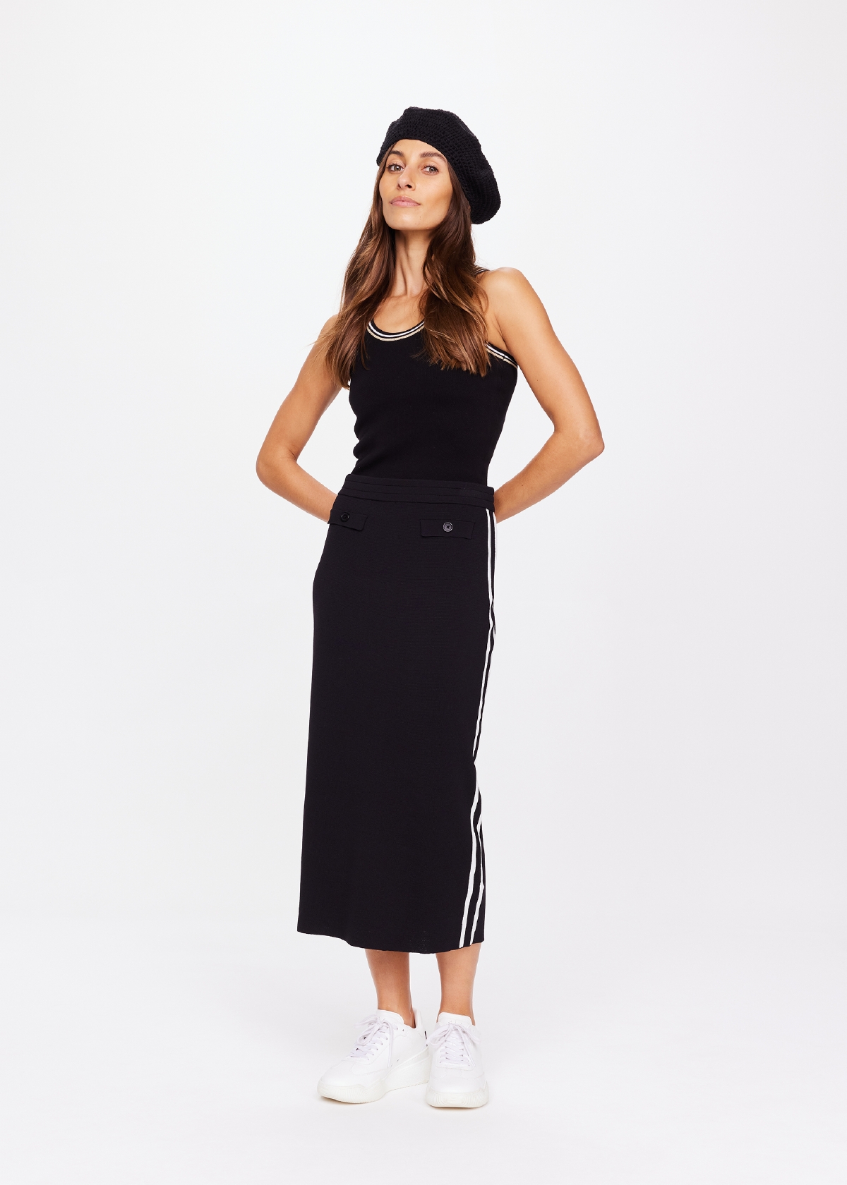 CROCHET BERET in BLACK | The UPSIDE