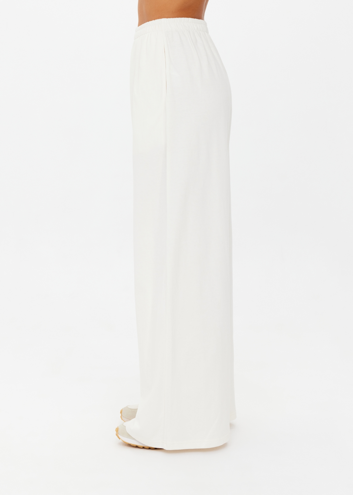 SOHO TOKIO WIDE LEG PANT in CREME | The UPSIDE
