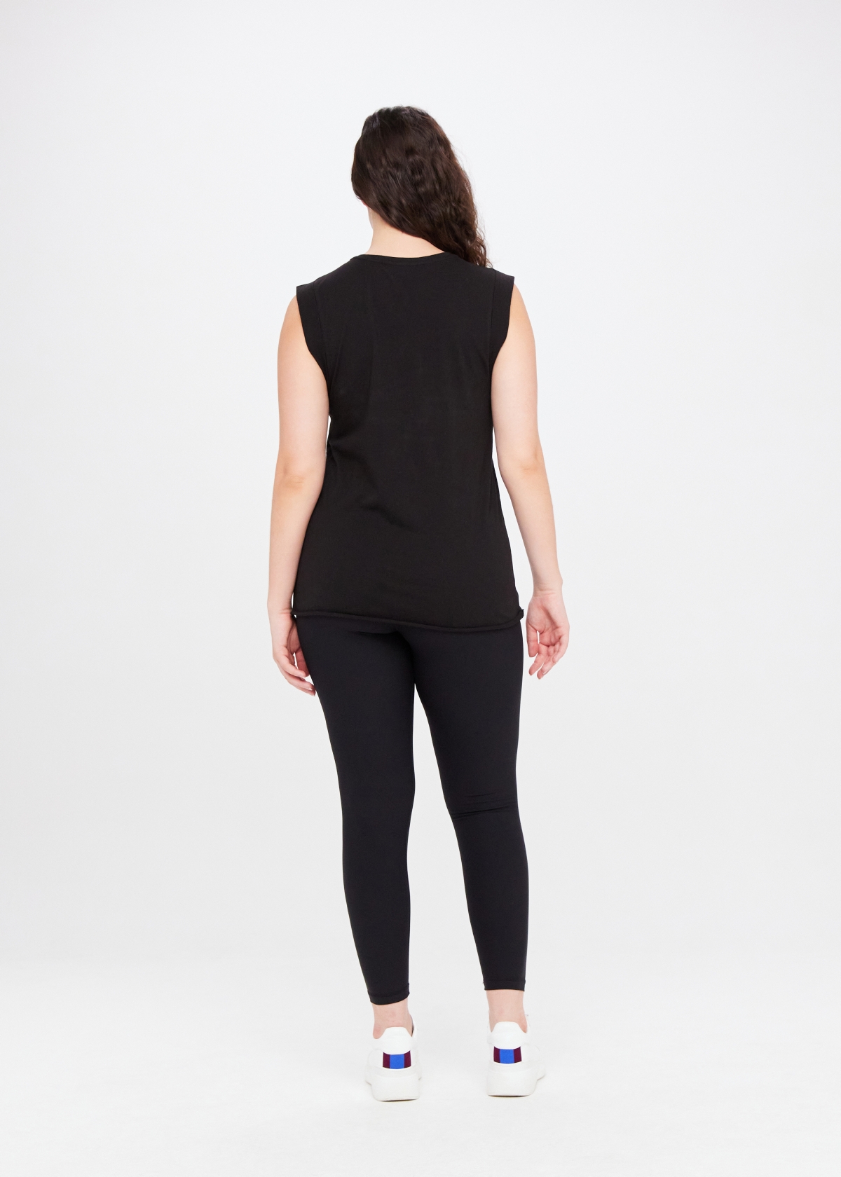 MUSCLE TANK in BLACK | The UPSIDE