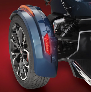 Show Chrome - RT/F3 2019 Et Plus - Ailes Avant - Lumières Rouges Clignotantes - Jour Show Chrome - RT/F3 2019 Et Plus - Ailes Avant - Lumières Rouges Clignotantes - Jour