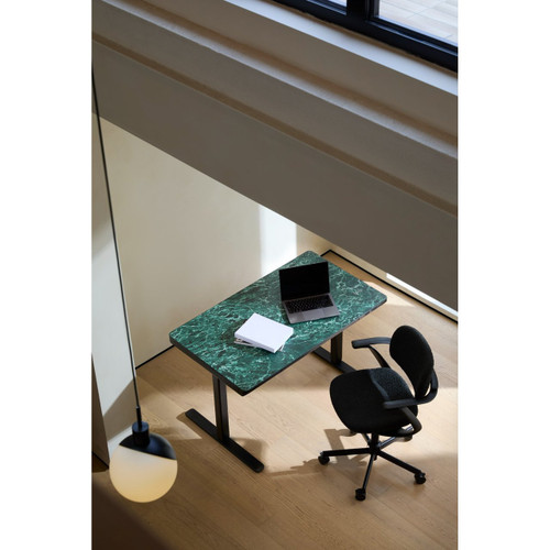 Ripple standing desk in Emerald Stone texture with black frame