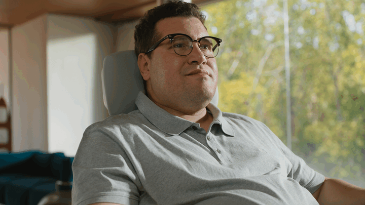 LiberNovo Maxis dynamic headrest and neck support movement