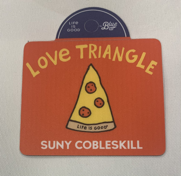 LOVE TRIANGLE MAGNET 