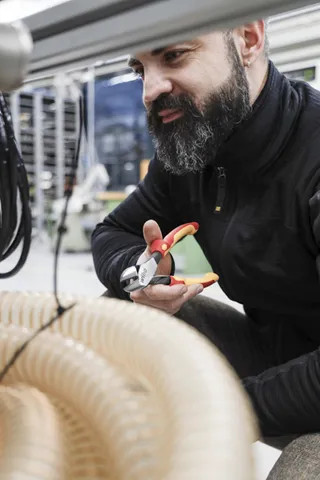 Wiha 200mm VDE / 1000V Side Cutter 43582