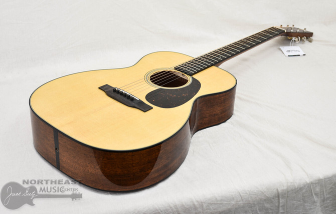 Martin 00-18 Standard Series Acoustic Guitar Natural (s/n:0767) | Northeast Music Center Inc.
