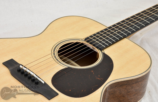 C.F. Martin Custom Shop 000 w/ Black Walnut Back & Sides | Northeast Music Center Inc.