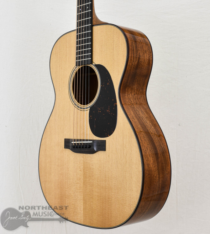 C.F. Martin Custom Shop 000 w/ VTS Sitka Spruce Top & Premium Sinker Mahogany Back & Sides | Northeast Music Center Inc.