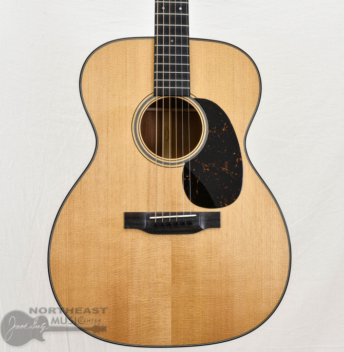 C.F. Martin Custom Shop 000 w/ VTS Sitka Spruce Top & Premium Sinker Mahogany Back & Sides | Northeast Music Center Inc.