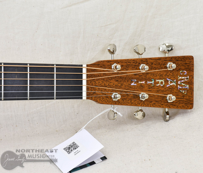 C.F. Martin Custom Shop 000 w/ VTS Sitka Spruce Top & Premium Sinker Mahogany Back & Sides | Northeast Music Center Inc.