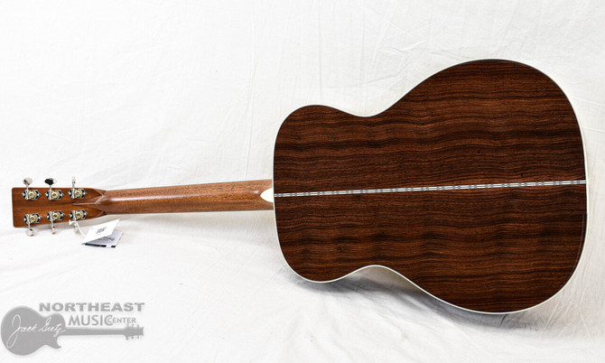 C.F. Martin Custom Shop 000 Bearclaw Sitka Spruce w/ Wild Grain East Indian Rosewood Back & Sides (s/n: 2041) | Northeast Music Center Inc.