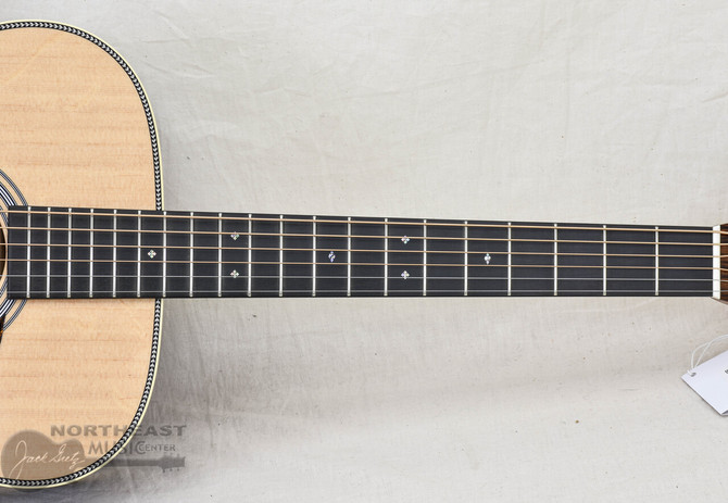 C.F. Martin Custom Shop 000 Bearclaw Sitka Spruce w/ Wild Grain East Indian Rosewood Back & Sides (s/n: 2041) | Northeast Music Center Inc.