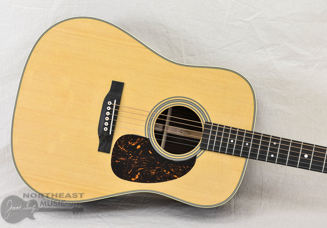 C.F. Martin Custom Shop Dreadnought w/ Wild Grain Rosewood Back & Sides, Sitka Spruce Top | Northeast Music Center Inc.
