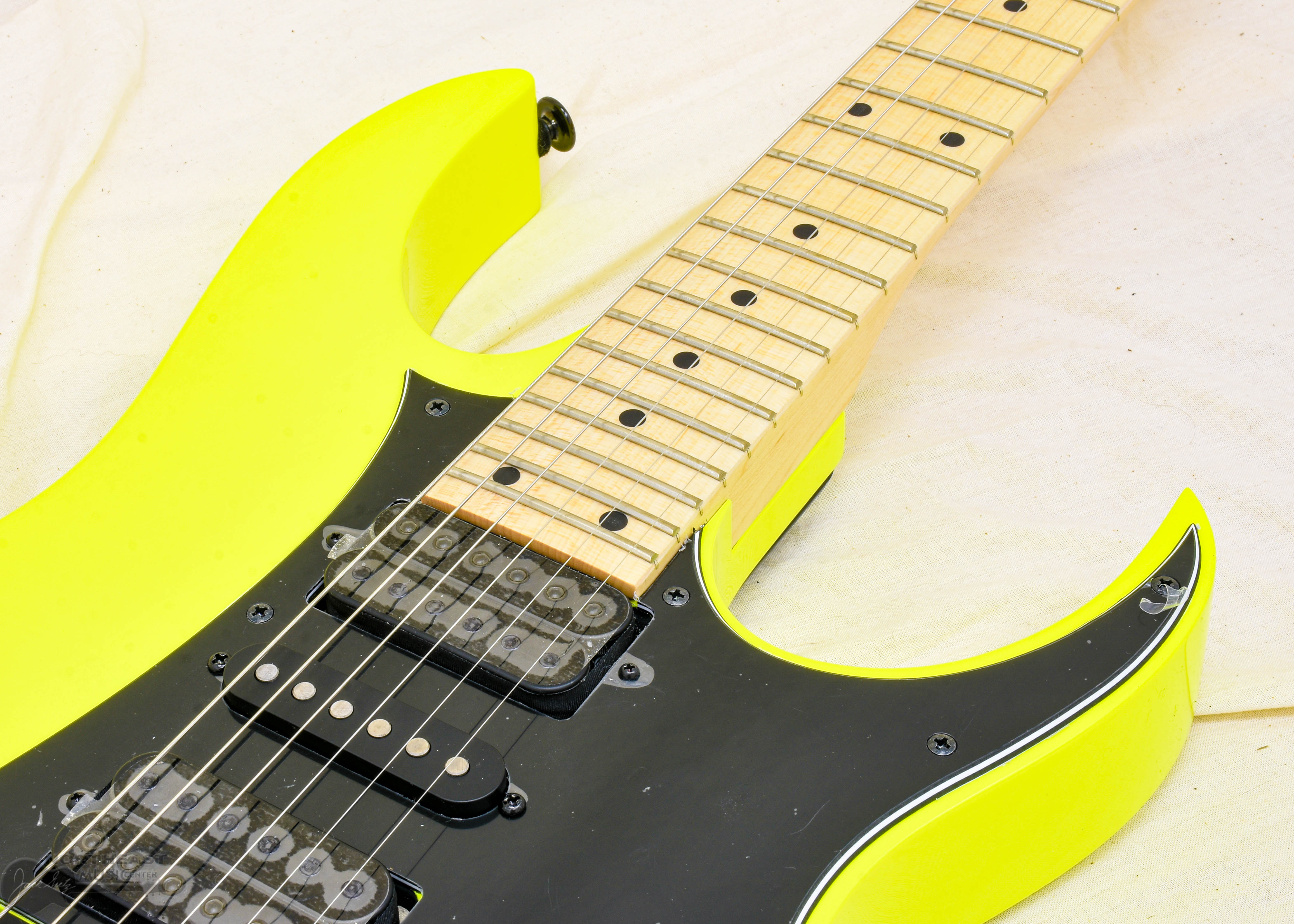 Ibanez Genesis RG550 - Desert Sun Yellow | Northeast Music Center Inc.