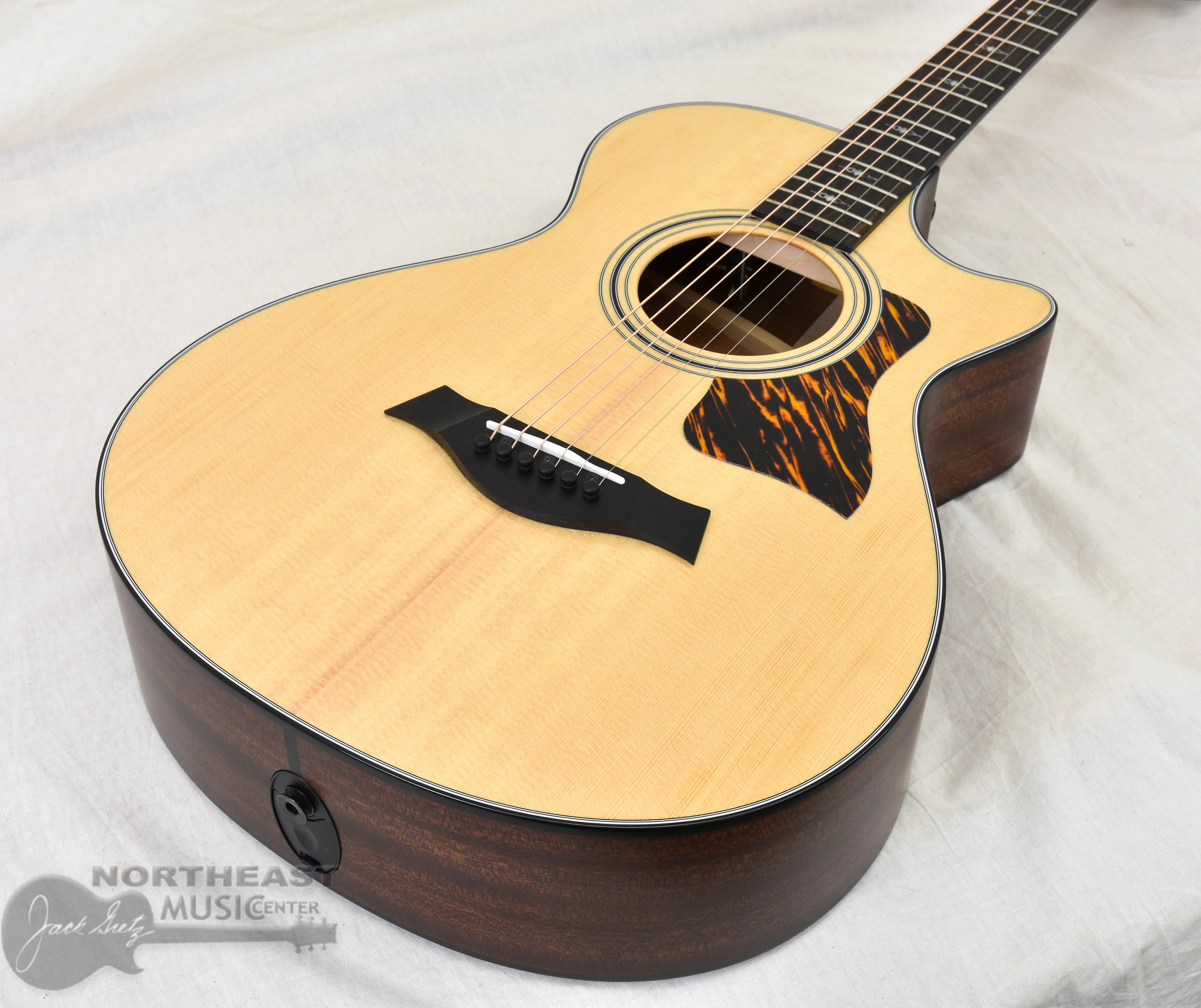 Taylor 312ce 12-Fret Grand Concert Acoustic/Electric Guitar 