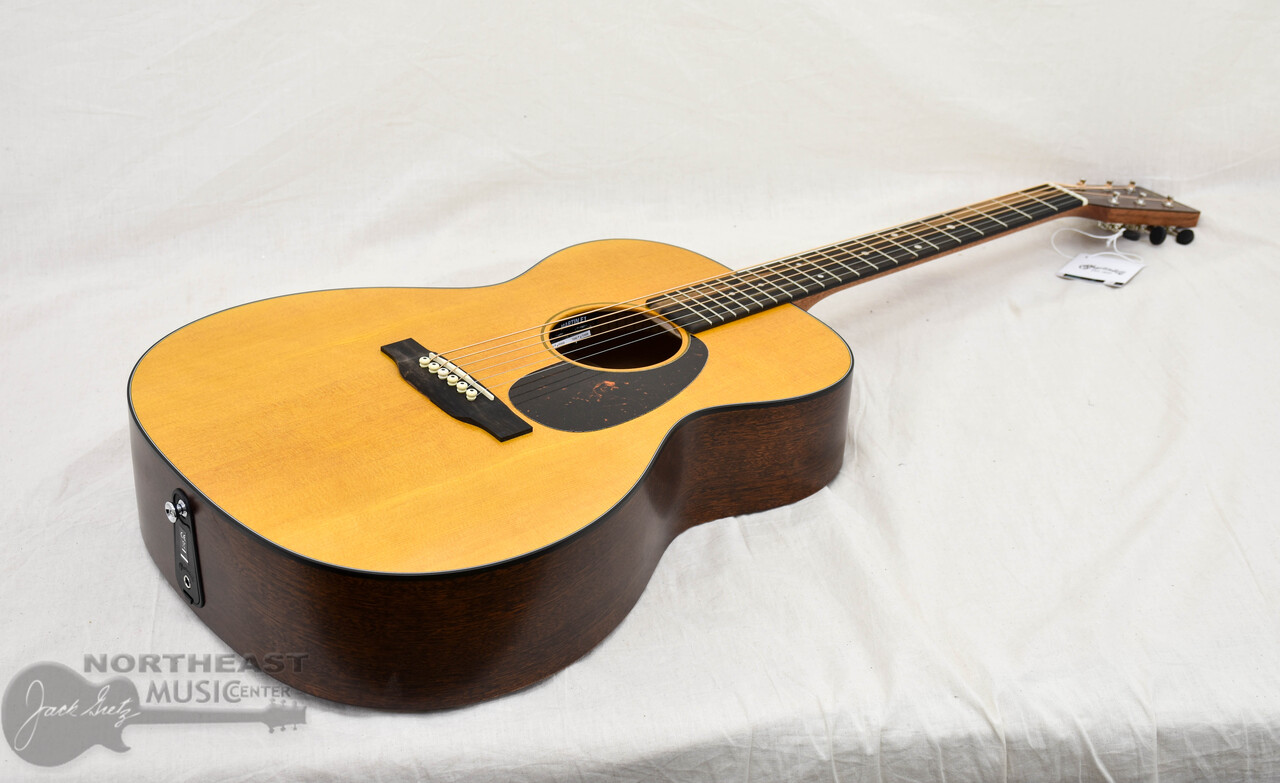 Martin 000-10E Retro Road Series | Northeast Music Center Inc.