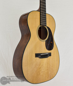 C.F. Martin Custom Shop "00" Bearclaw Sitka Spruce w/ Quilted Mahogany Back and Sides (s/n: 7346) | Northeast Music Center Inc.