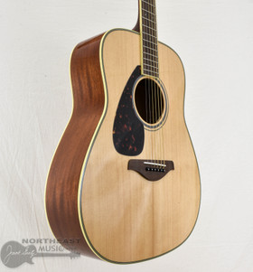 Yamaha FG820L Left Handed Acoustic Guitar (FG820L) | Northeast Music Center Inc.