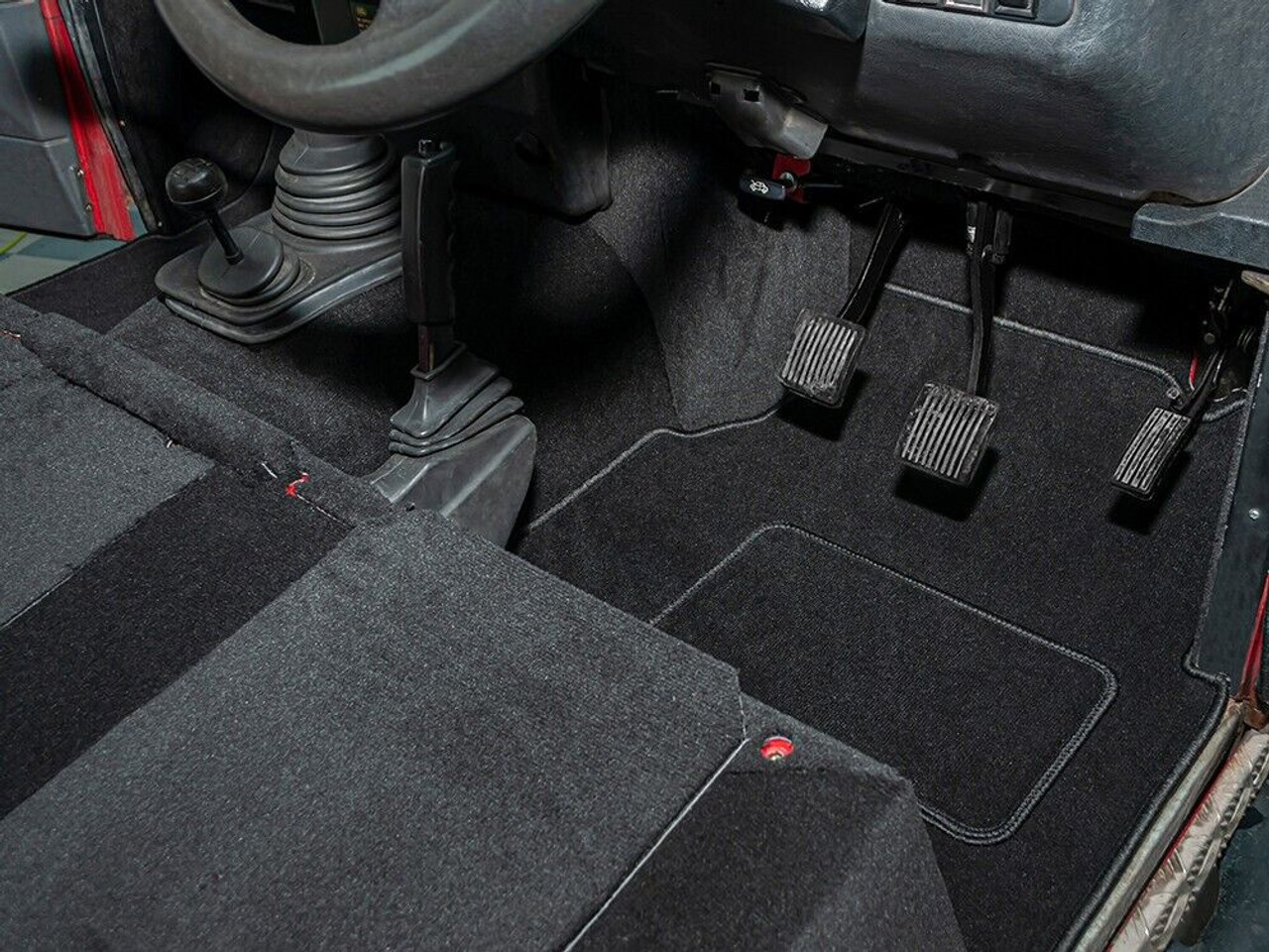 Britpart Black R380 Defender 90 Td5 and 300Tdi Carpet Set without Rear Seats