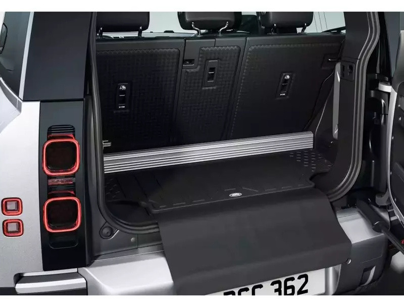 Genuine Load Space Rubber Mat With Bumper Protector for New Defender 130 - VPLES0651