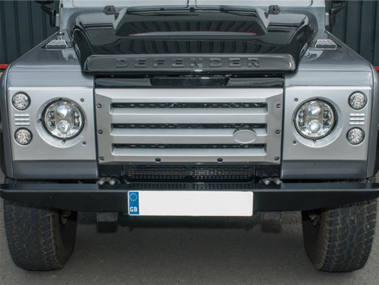 XS Enhancement Defender Silver with Black Mesh Grille Kit - DA1969