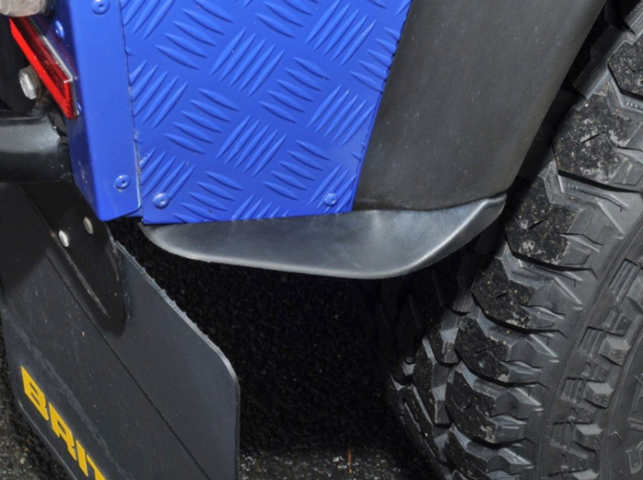 D-Fenders Smooth Finish Rear Pair for Defender 90 - DA1197