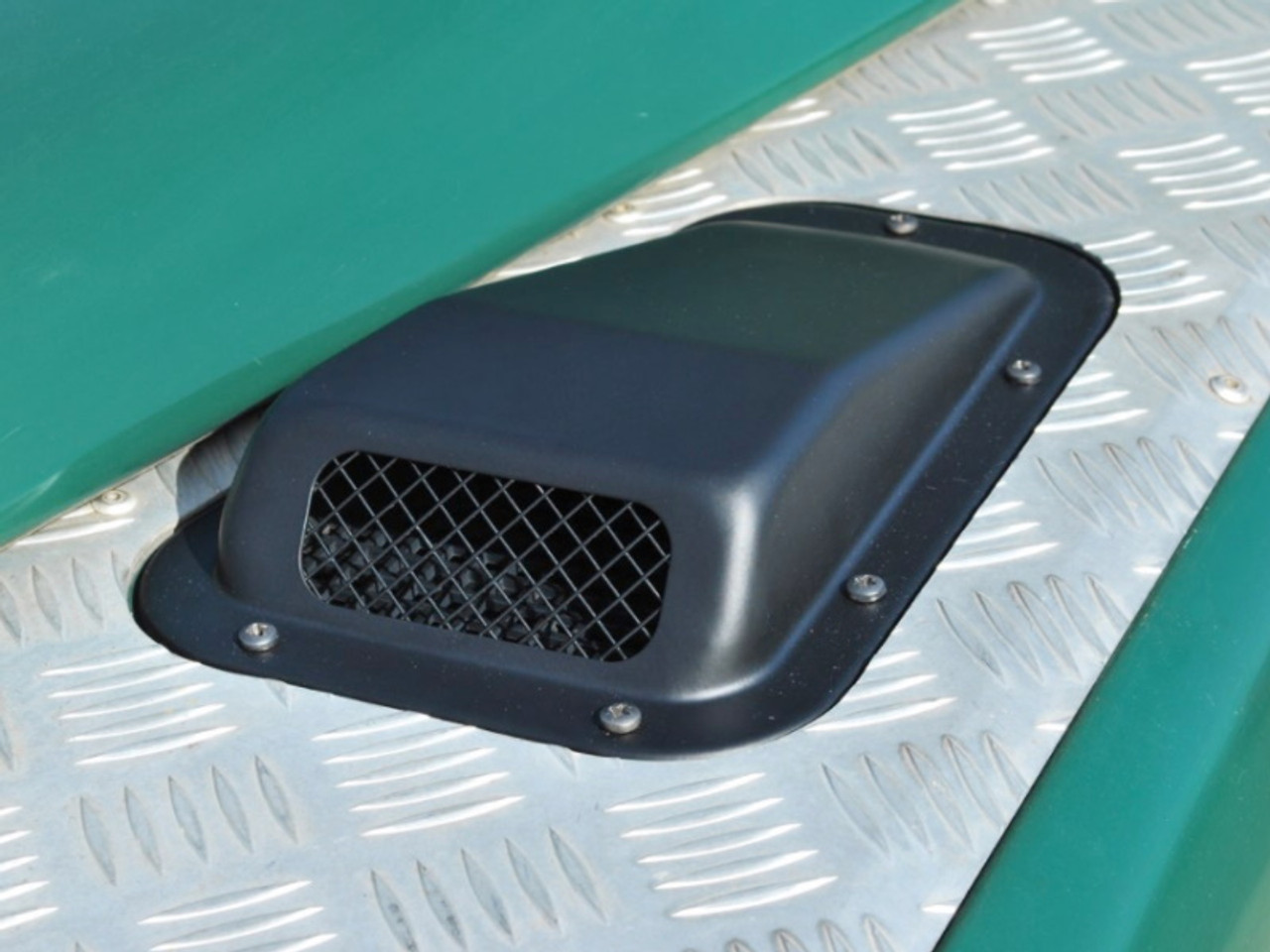 Britpart Defender Left Hand Bonnet Vent with Black Steel Mesh - DA4000