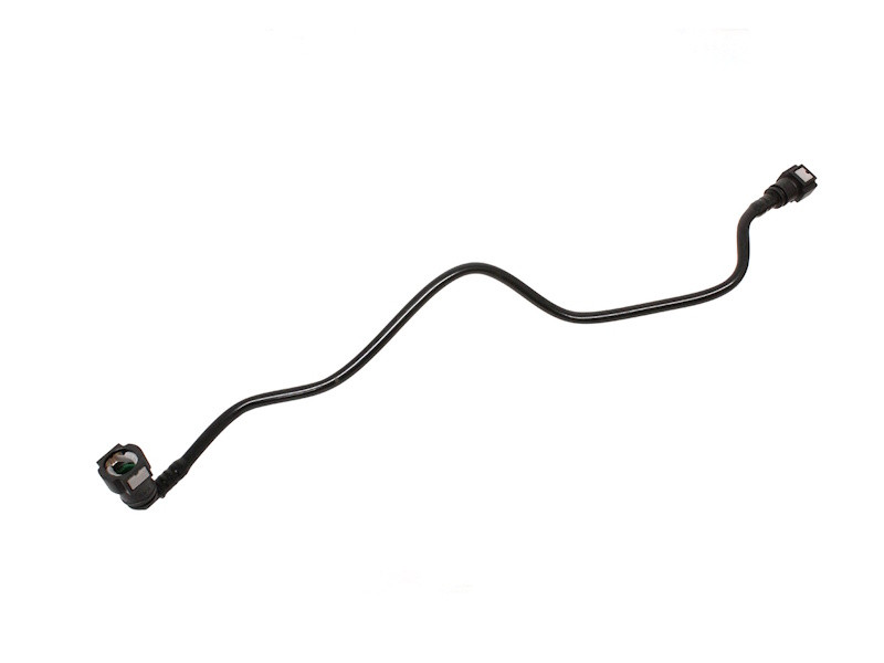 Allmakes 4x4 Radiator to Coolant Bottle Degas Pipe - LR035632