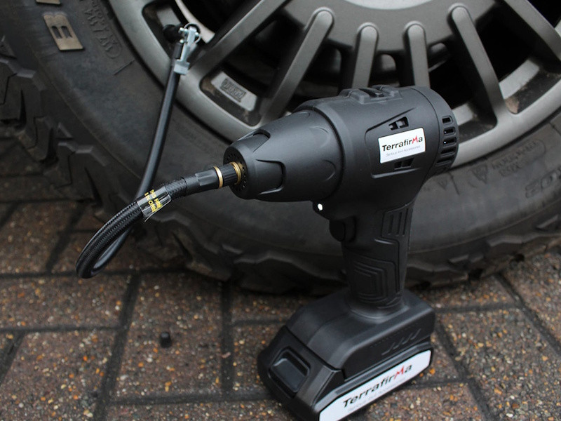 Terrafirma Cordless Handheld Tyre Inflator - TF2908