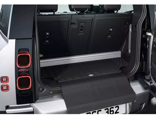 Genuine Load Space Rubber Mat With Bumper Protector for New Defender 130 - VPLES0651