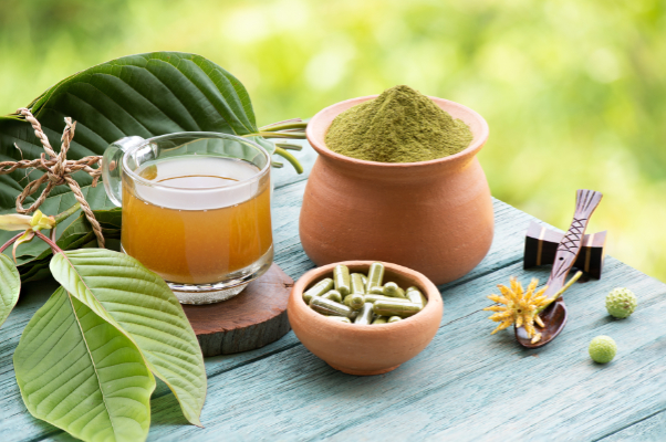 Conceptual comparison of kratom leaves versus kava roots