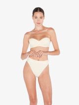 Hoch geschnittener Brazil-Bikinislip in Champagnerbeige mit Perlenstickerei_3