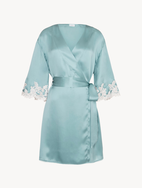 Kurzer Morgenmantel in Mandelgrün aus Seide mit Frastaglio-Stickerei_3