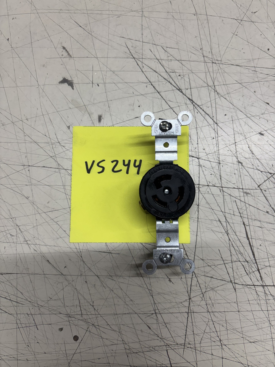 Leviton L 5-15R outlet 15A-125v