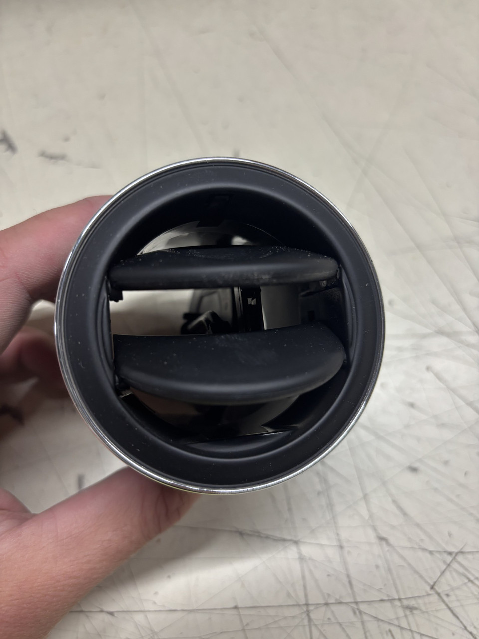 VENT P4 CONSOLE AIR CON