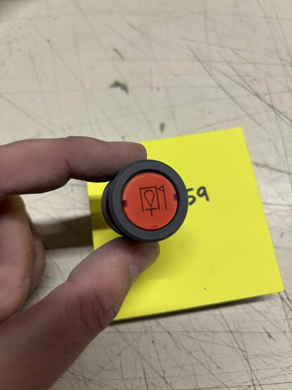 Engine low oil warning light